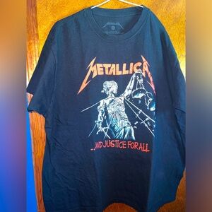 Metallica band mens t shirt with graphic design.